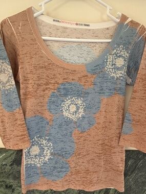 Before and Again Women’s Floral Top